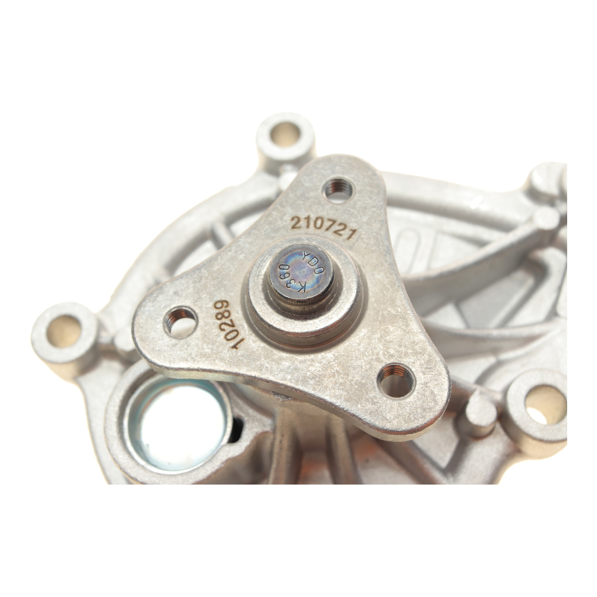 Помпа води BMW 1 (F20/F21)/3 (F30/F80) 1.6i (N13) 11-/Citroen C3/C4/C5 1.4/1.6 08- Bugatti