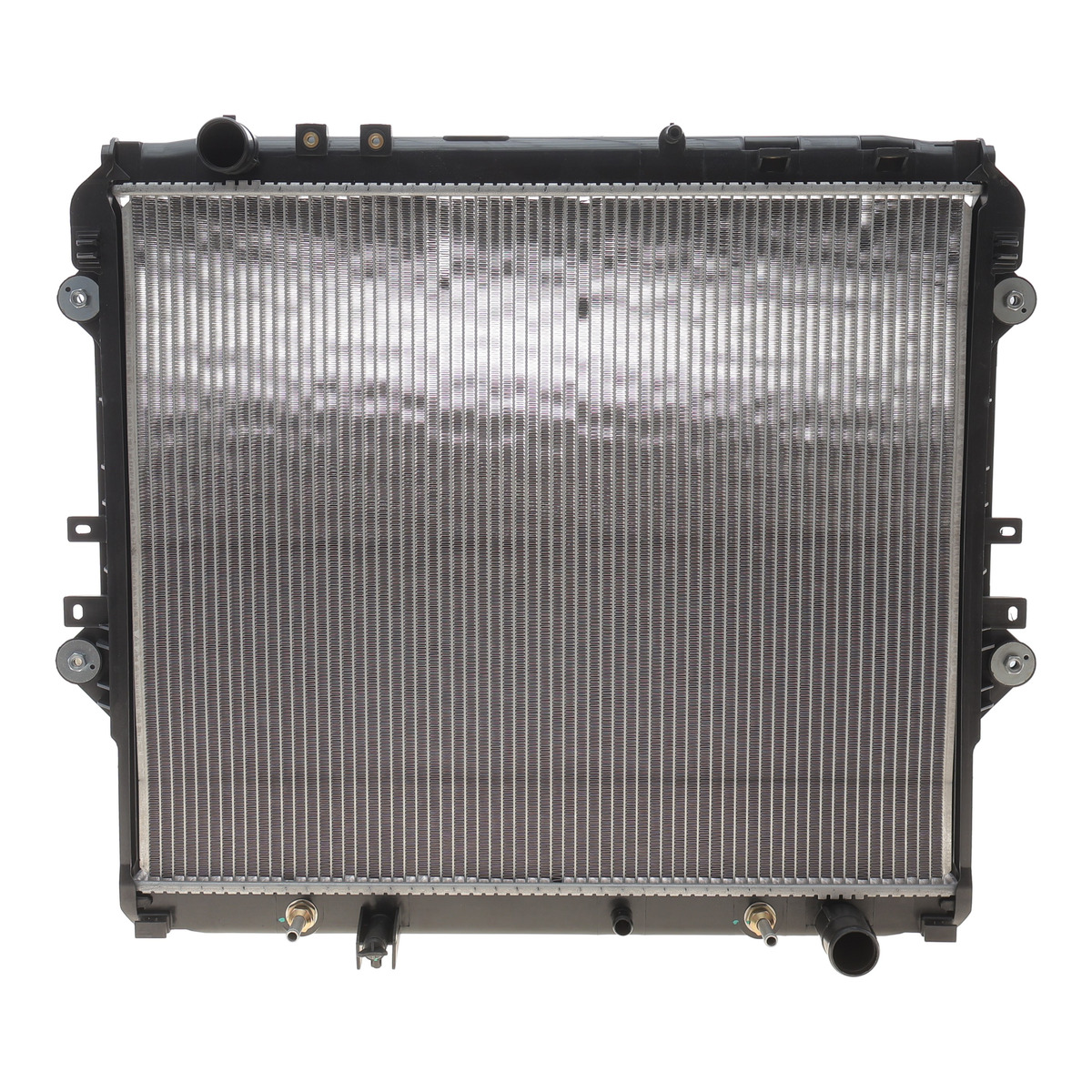 Радіатор охолодження Toyota Hikux 2.4D/2.8 D4-D 15- (АКПП) NRF